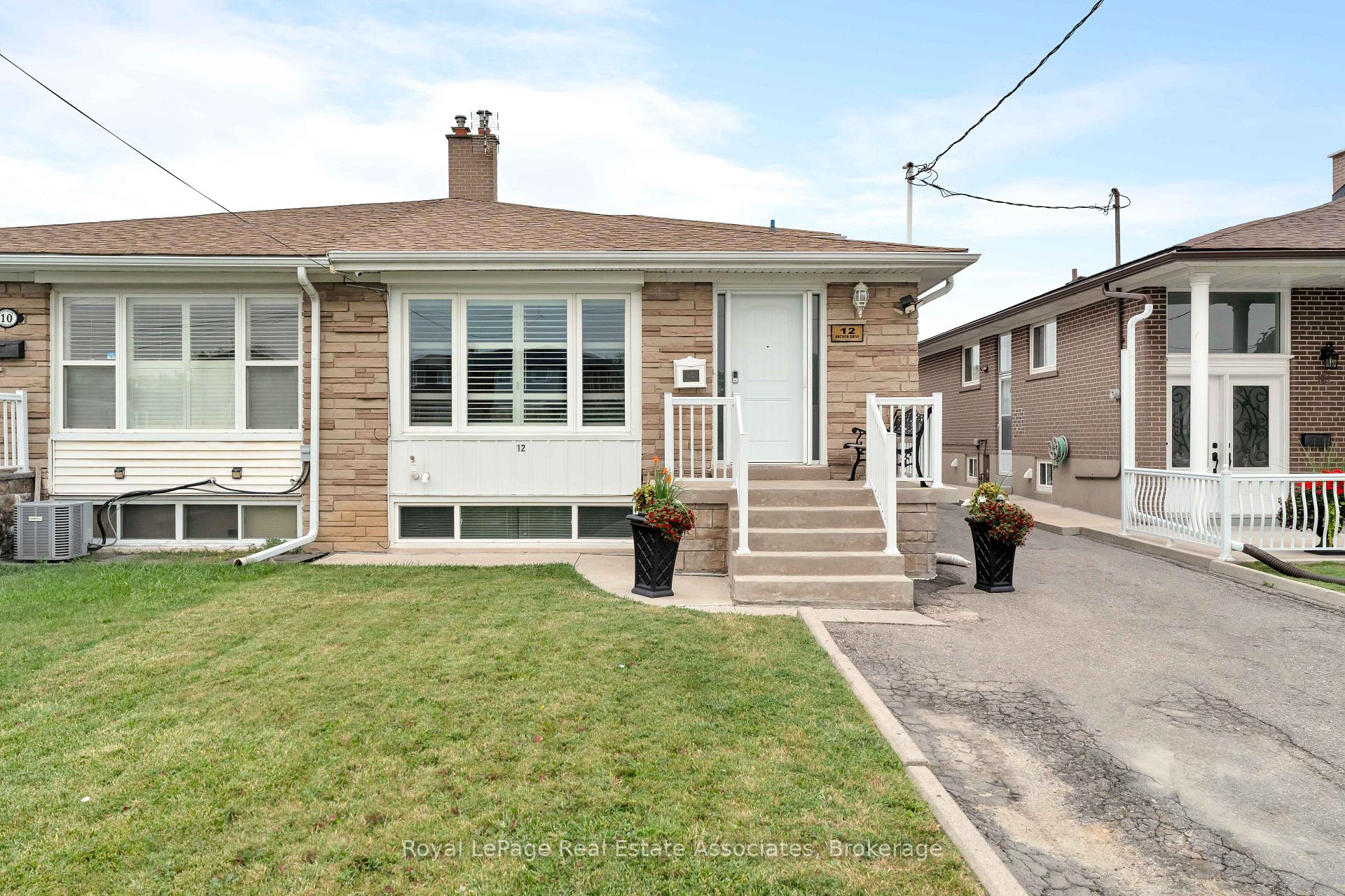 Photo 41 of 12 Anchor Drive, North York, Glenfield-Jane Heights — HOMEH