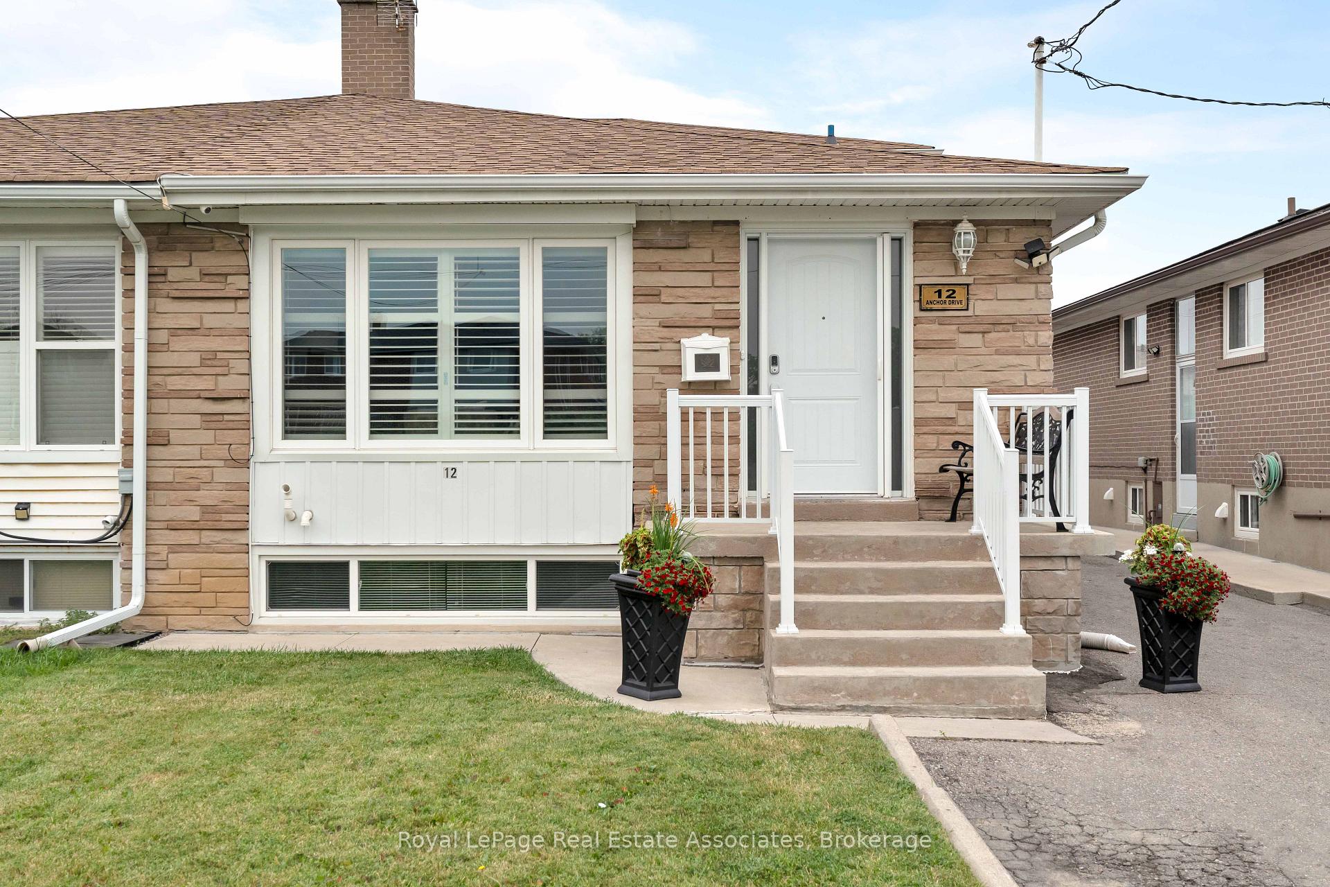 Photo 42 of 12 Anchor Drive, North York, Glenfield-Jane Heights — HOMEH