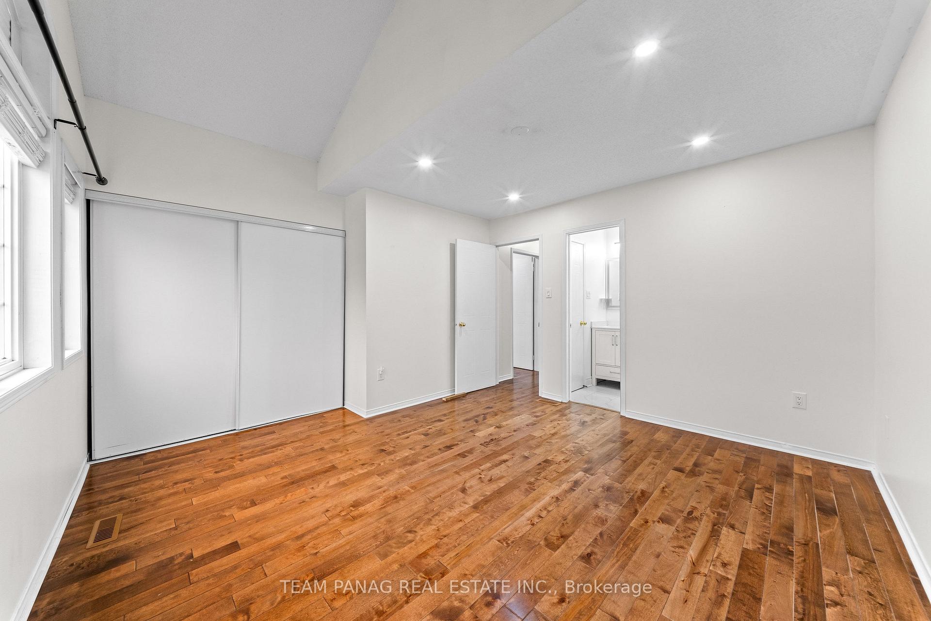Photo 31 of 22 Marine Drive, Brampton, Sandringham-Wellington — HOMEH