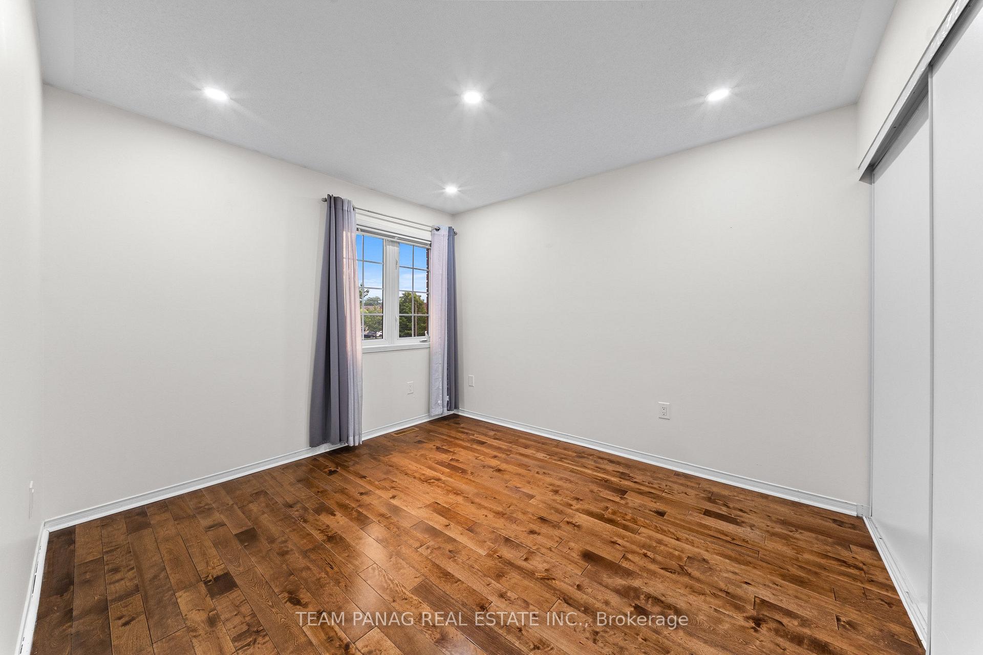 Photo 34 of 22 Marine Drive, Brampton, Sandringham-Wellington — HOMEH