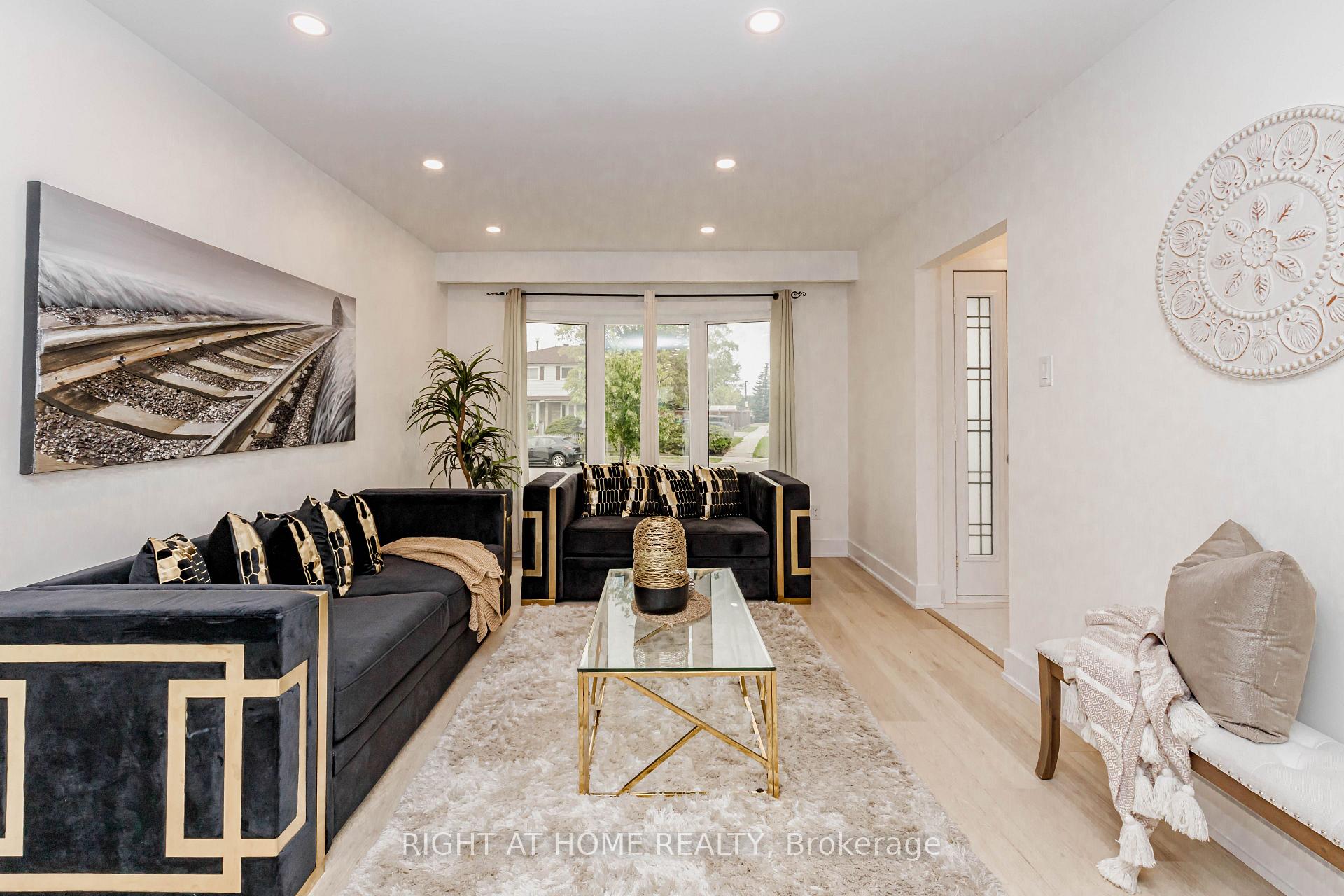 Photo 8 of 7650 Priory Crescent, Mississauga, Malton — HOMEH