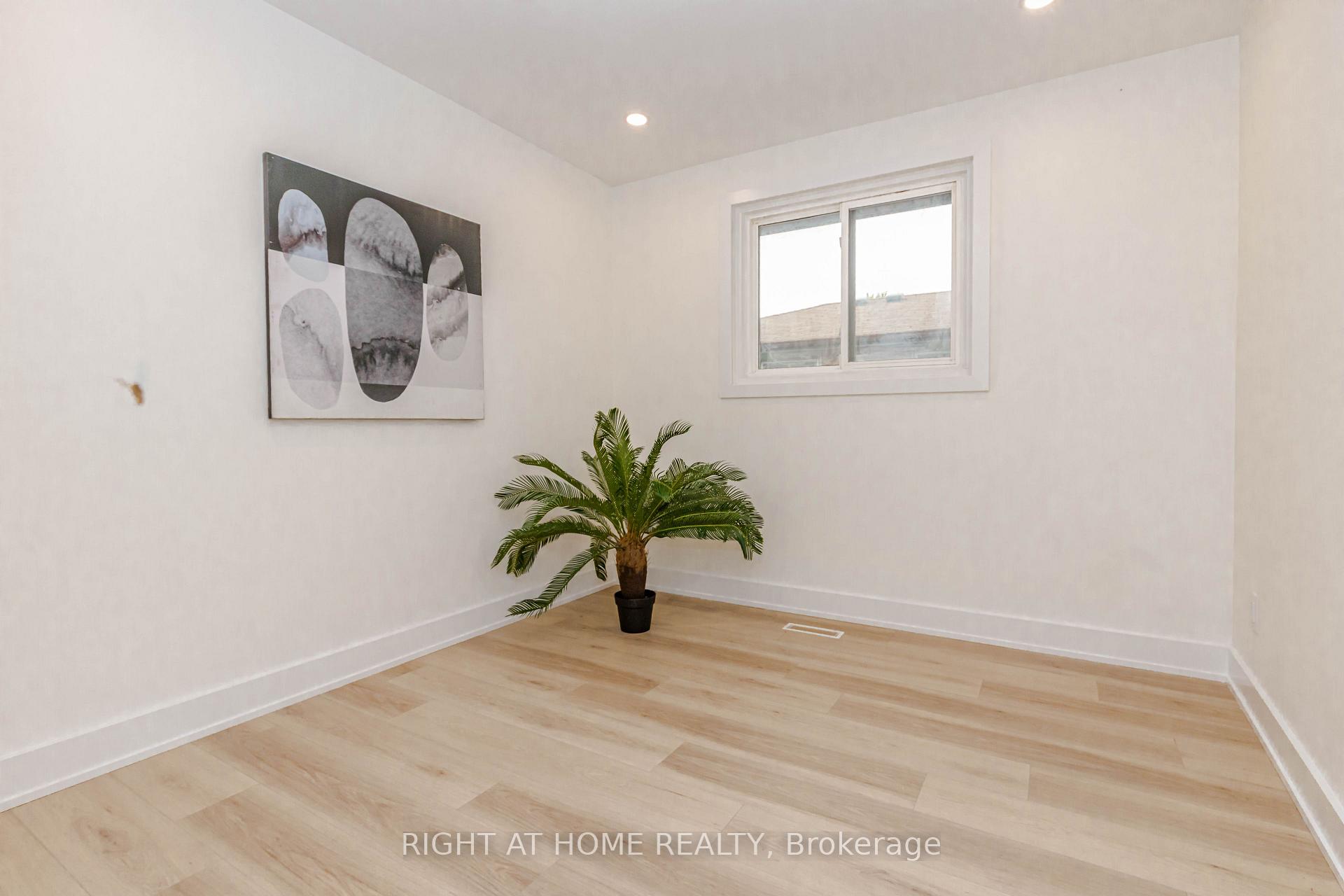 Photo 26 of 7650 Priory Crescent, Mississauga, Malton — HOMEH