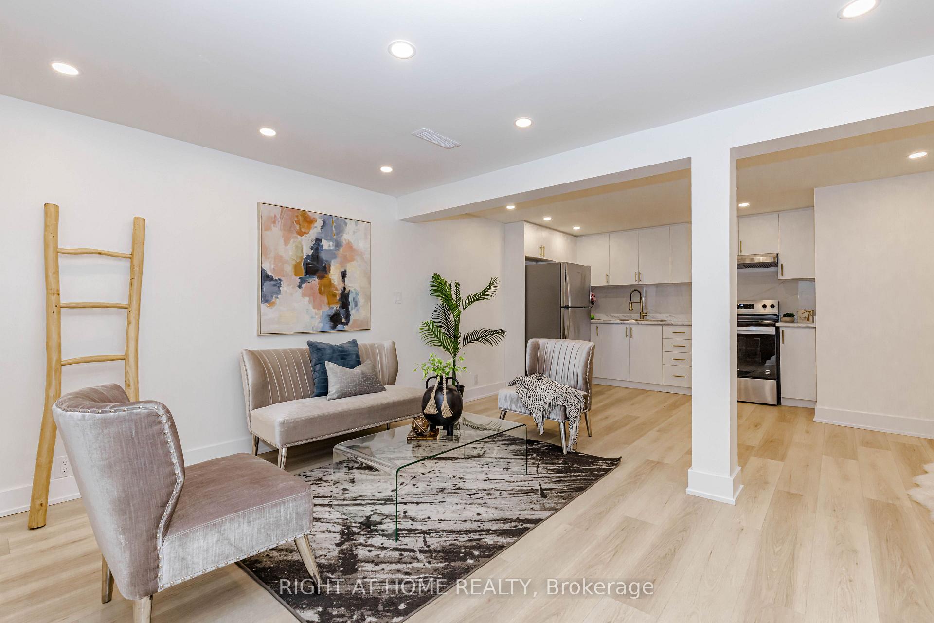 Photo 32 of 7650 Priory Crescent, Mississauga, Malton — HOMEH