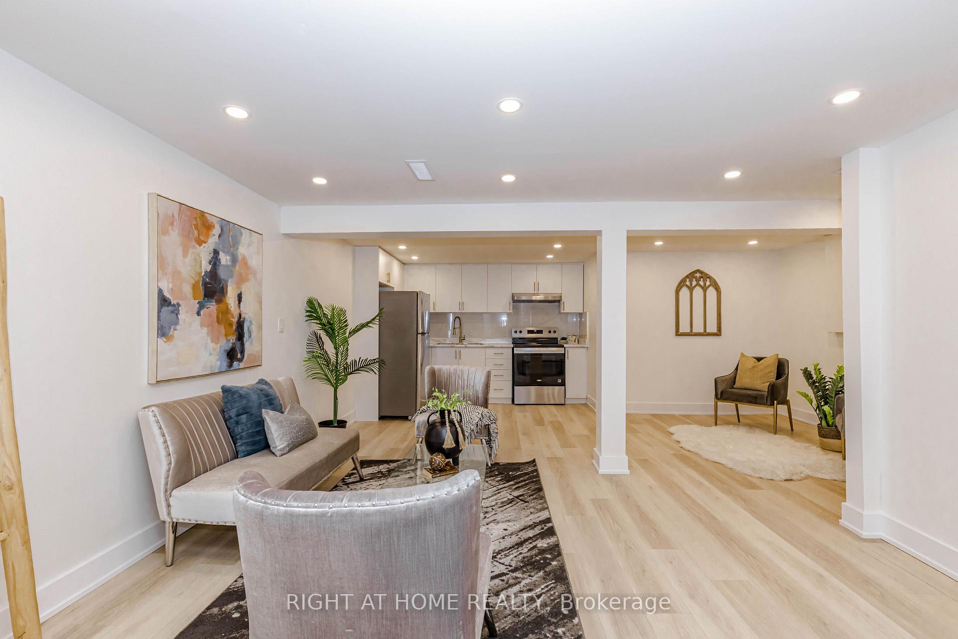 Photo 33 of 7650 Priory Crescent, Mississauga, Malton — HOMEH