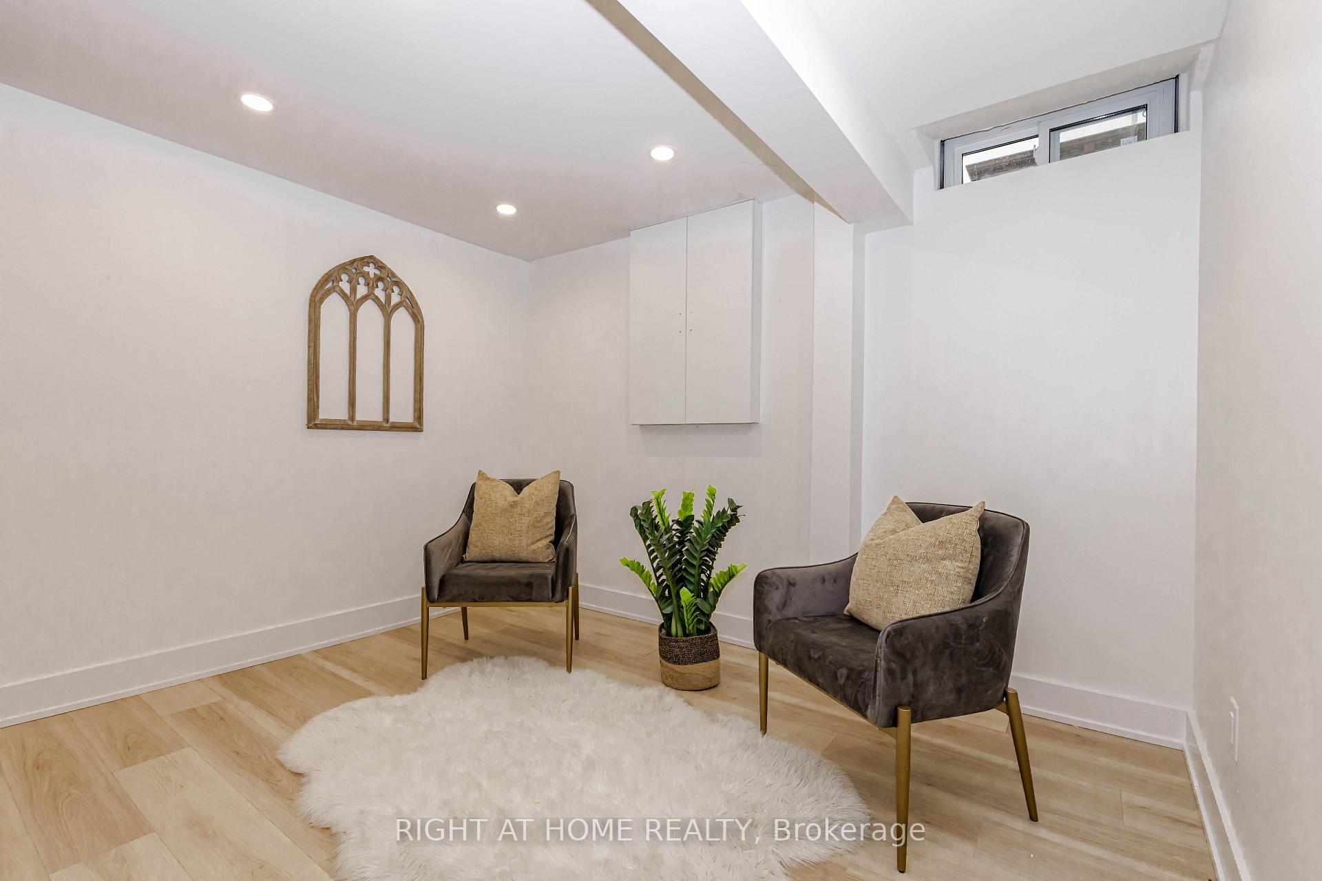 Photo 36 of 7650 Priory Crescent, Mississauga, Malton — HOMEH