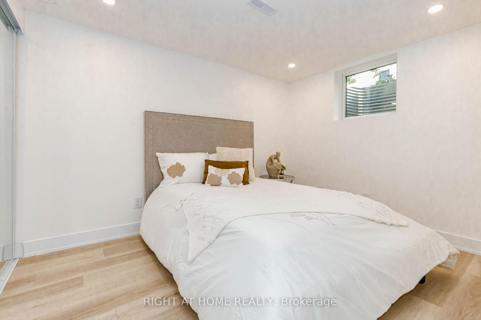 Photo 40 of 7650 Priory Crescent, Mississauga, Malton — HOMEH