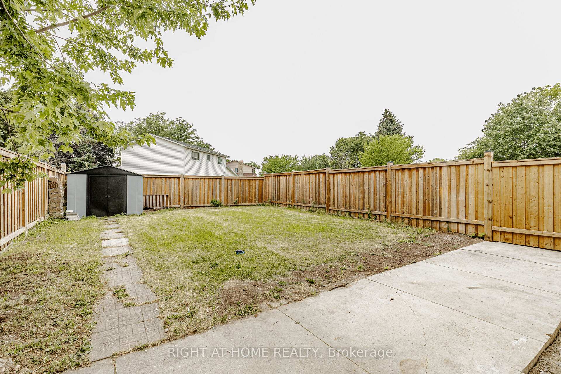 Photo 48 of 7650 Priory Crescent, Mississauga, Malton — HOMEH