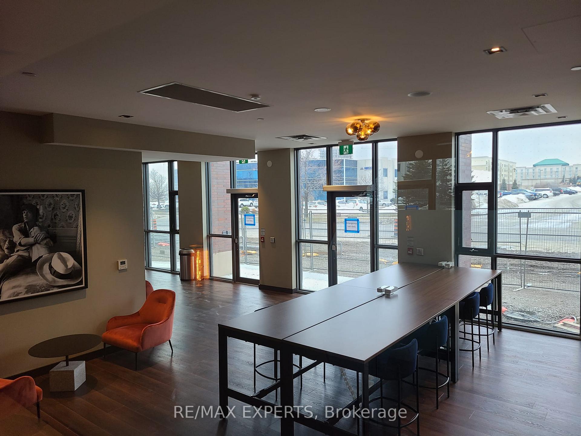 Photo 11 of 38 Honeycrisp Crescent, Vaughan, Vaughan Corporate Centre — HOMEH