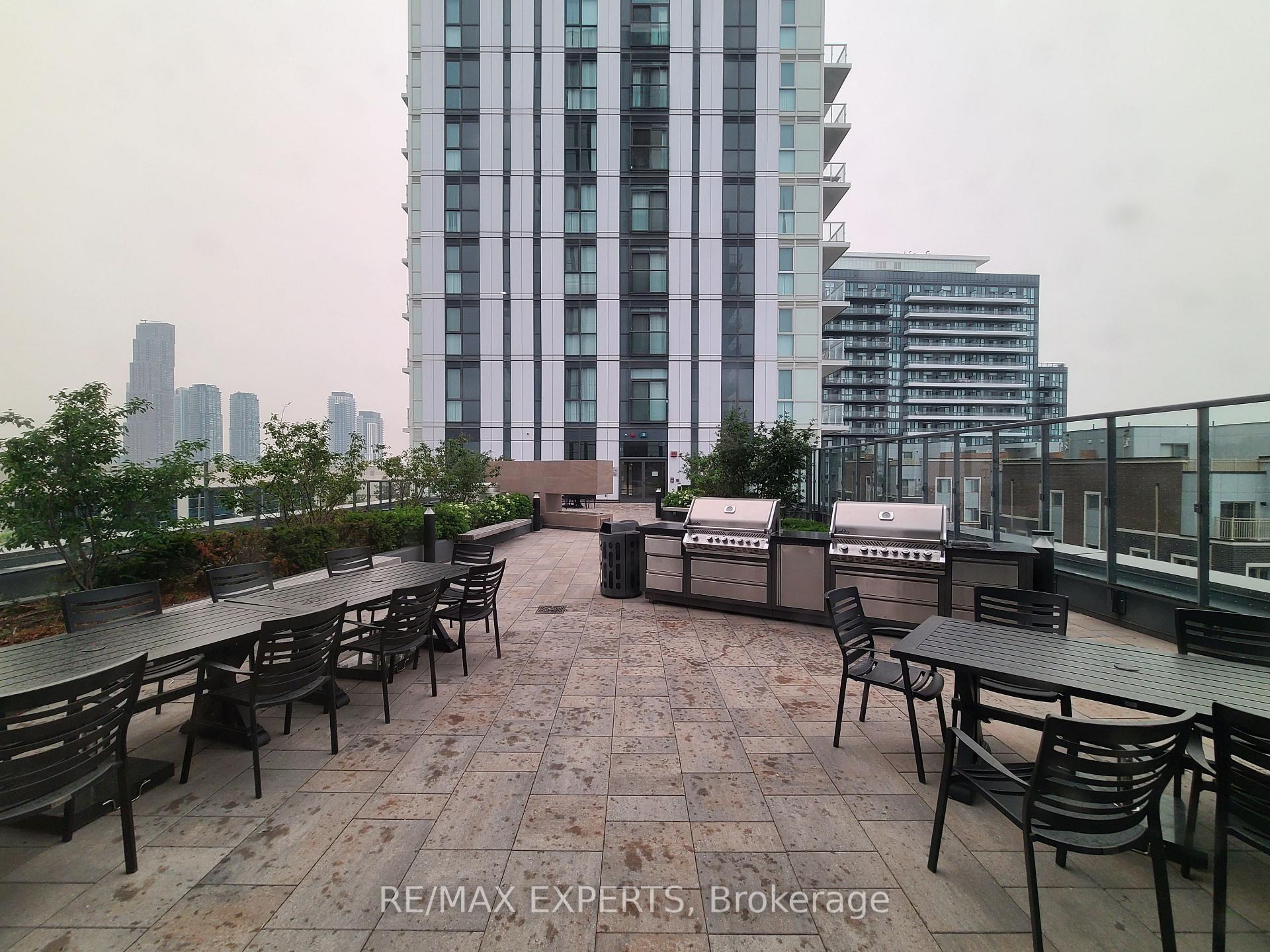 Photo 19 of 38 Honeycrisp Crescent, Vaughan, Vaughan Corporate Centre — HOMEH