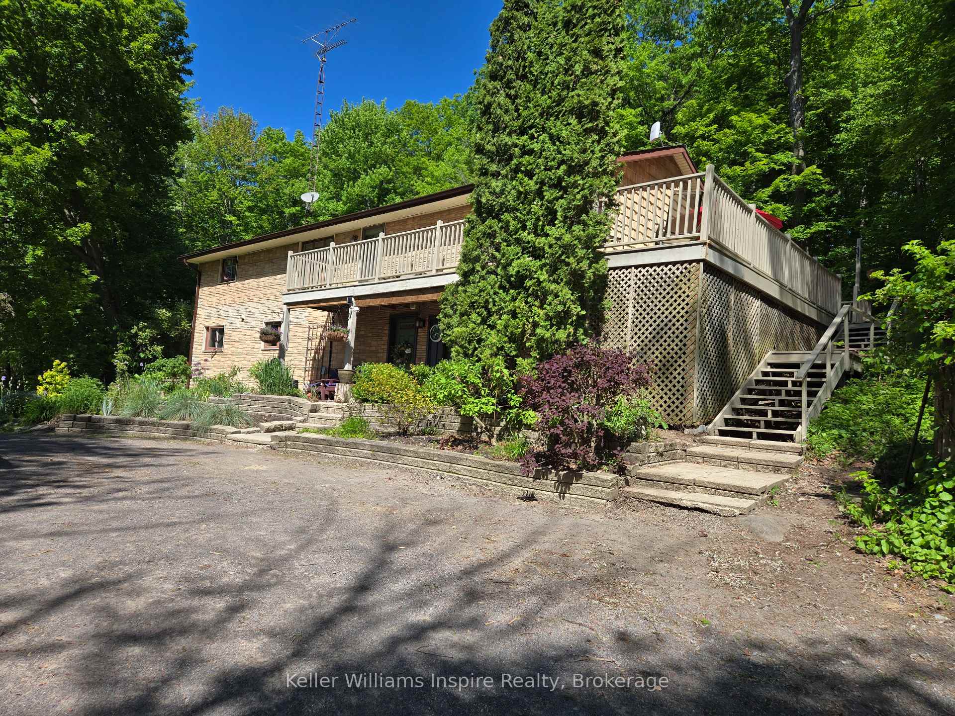 Photo 2 of 130 Smith Road, Belleville, Thurlow Ward — HOMEH