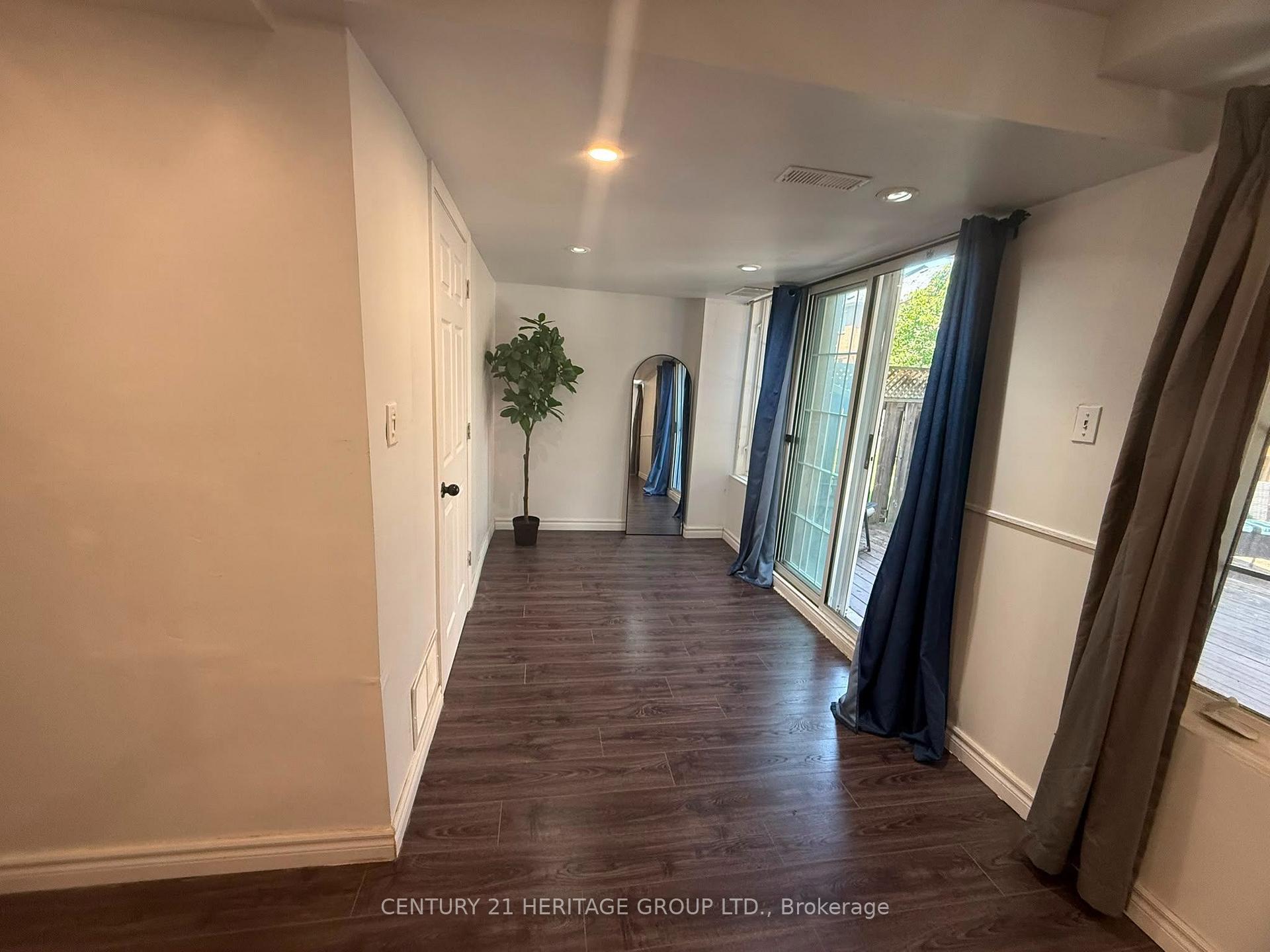 Photo 3 of 109 Bonshaw Avenue, Newmarket, Woodland Hill — HOMEH