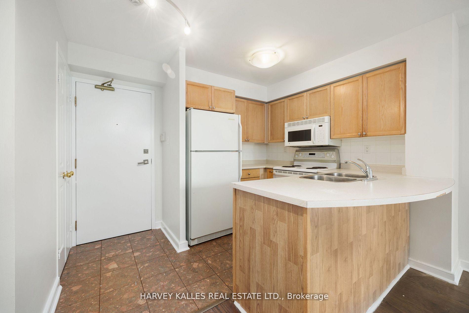 Photo 8 of Unit 512, 109 Front Street E, Toronto, Moss Park — HOMEH
