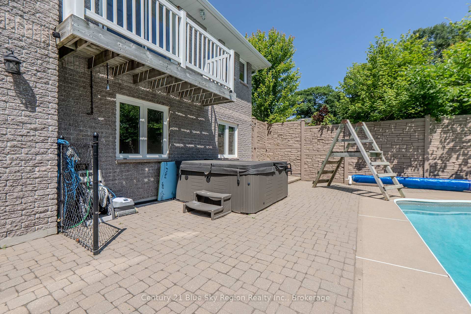 Photo 12 of 77 Janey Avenue, North Bay, Airport — HOMEH
