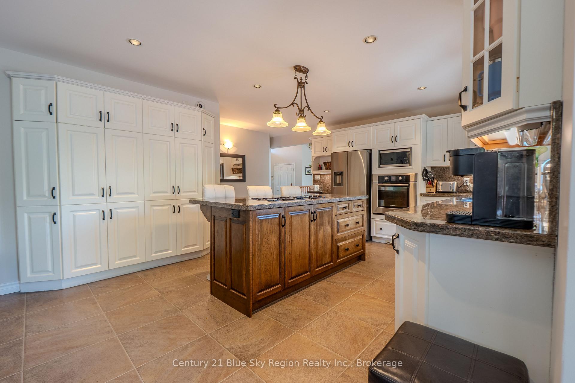 Photo 23 of 77 Janey Avenue, North Bay, Airport — HOMEH