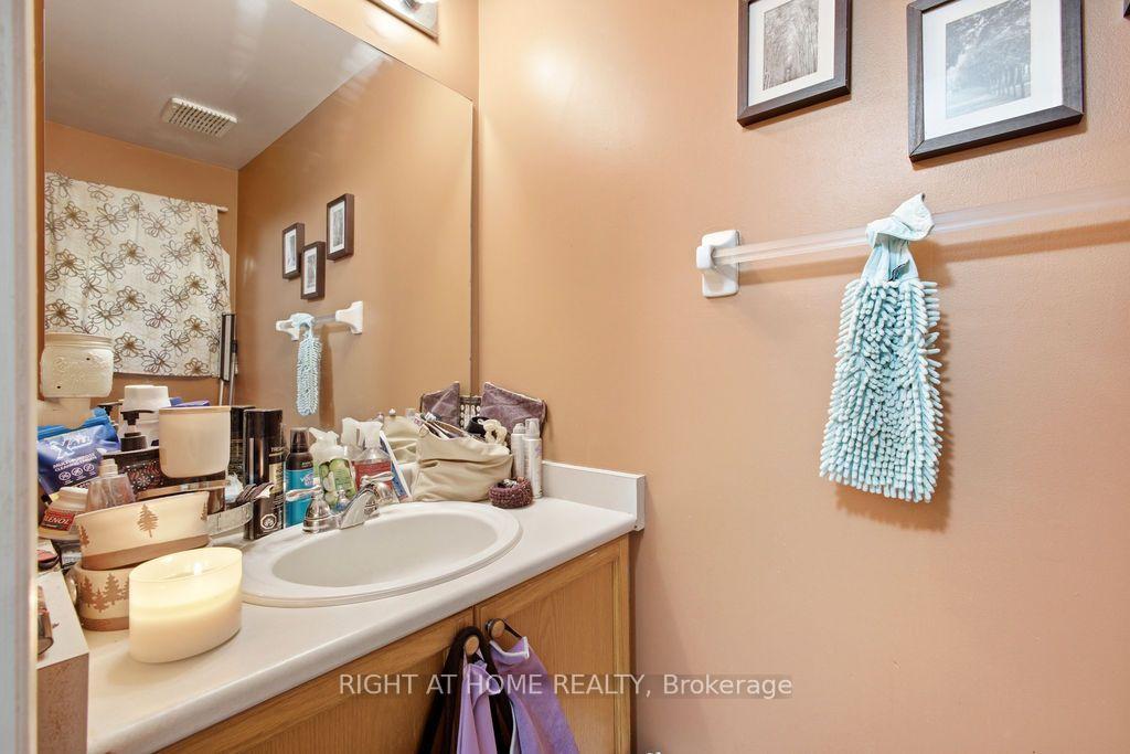 Photo 8 of 168 Sydenham Wells, Barrie, Georgian Drive — HOMEH