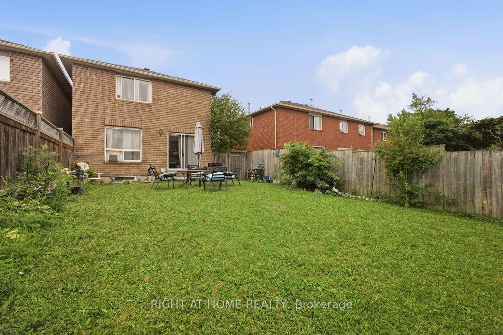 Photo 17 of 168 Sydenham Wells, Barrie, Georgian Drive — HOMEH