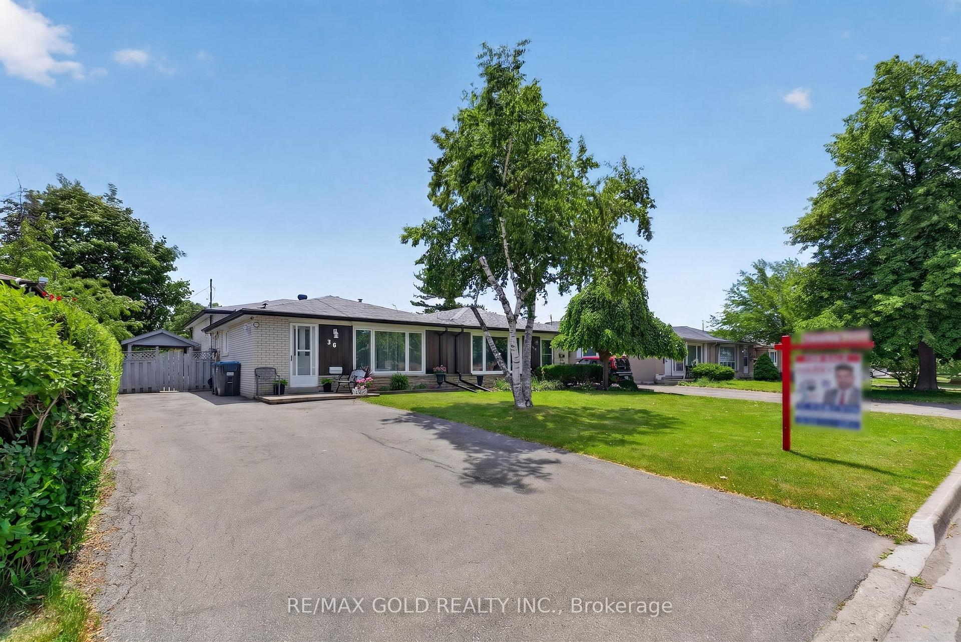 Photo 2 of 36 Belmont Drive, Brampton, Avondale — HOMEH