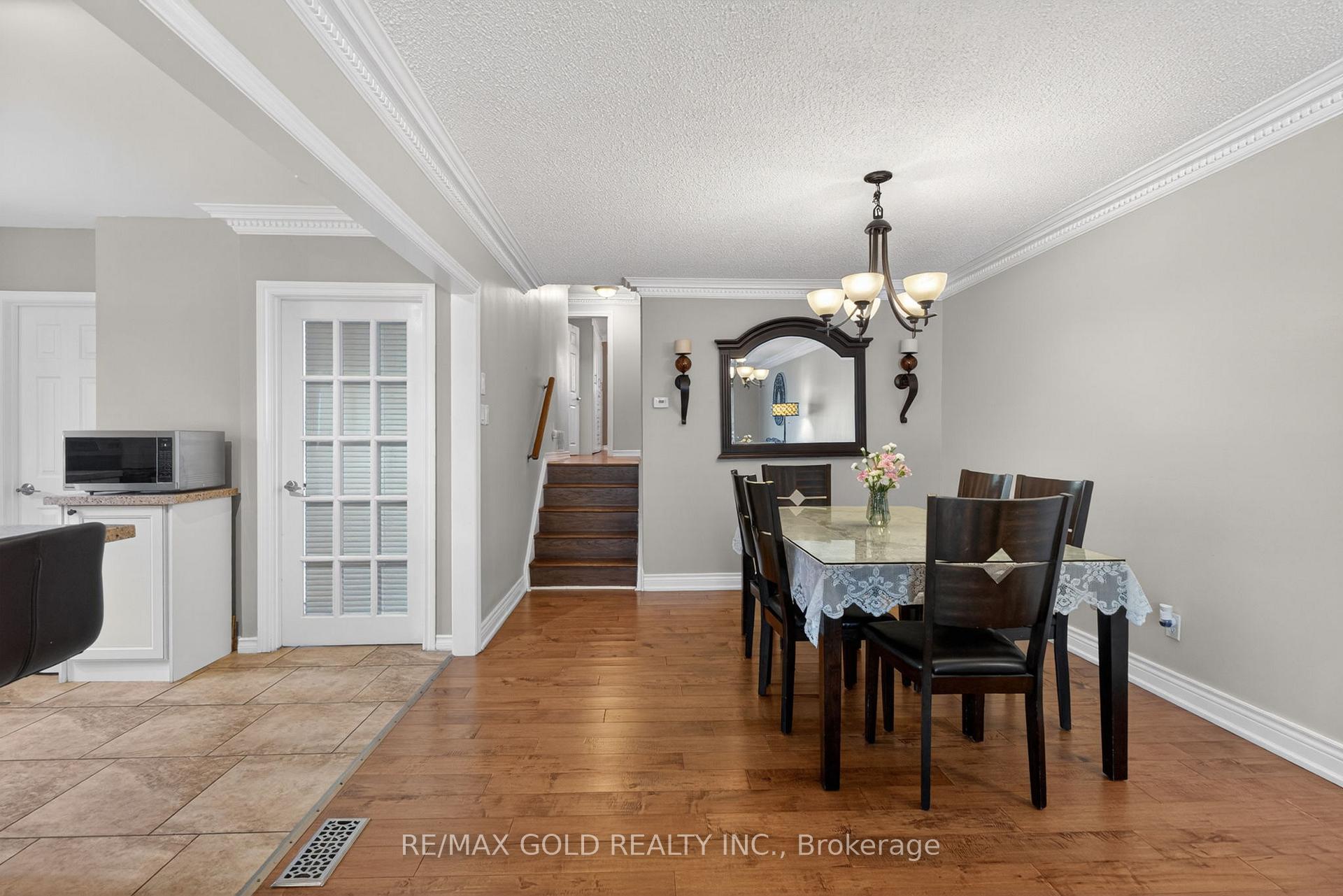 Photo 12 of 36 Belmont Drive, Brampton, Avondale — HOMEH