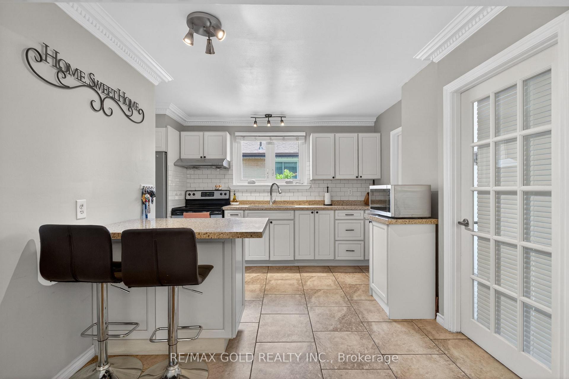 Photo 14 of 36 Belmont Drive, Brampton, Avondale — HOMEH