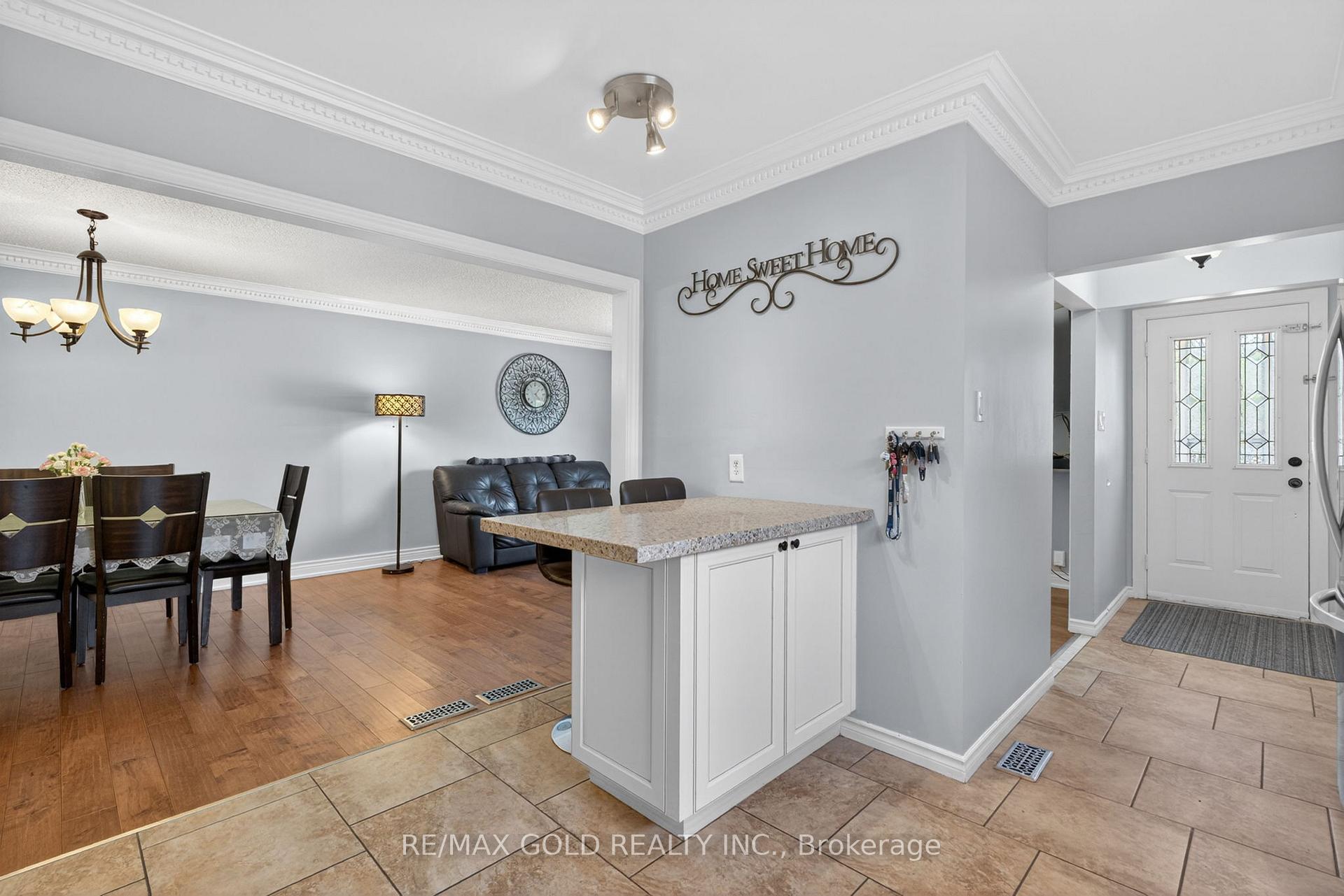Photo 15 of 36 Belmont Drive, Brampton, Avondale — HOMEH