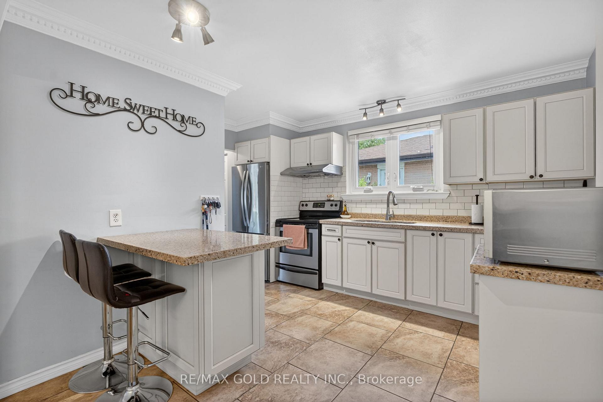 Photo 17 of 36 Belmont Drive, Brampton, Avondale — HOMEH