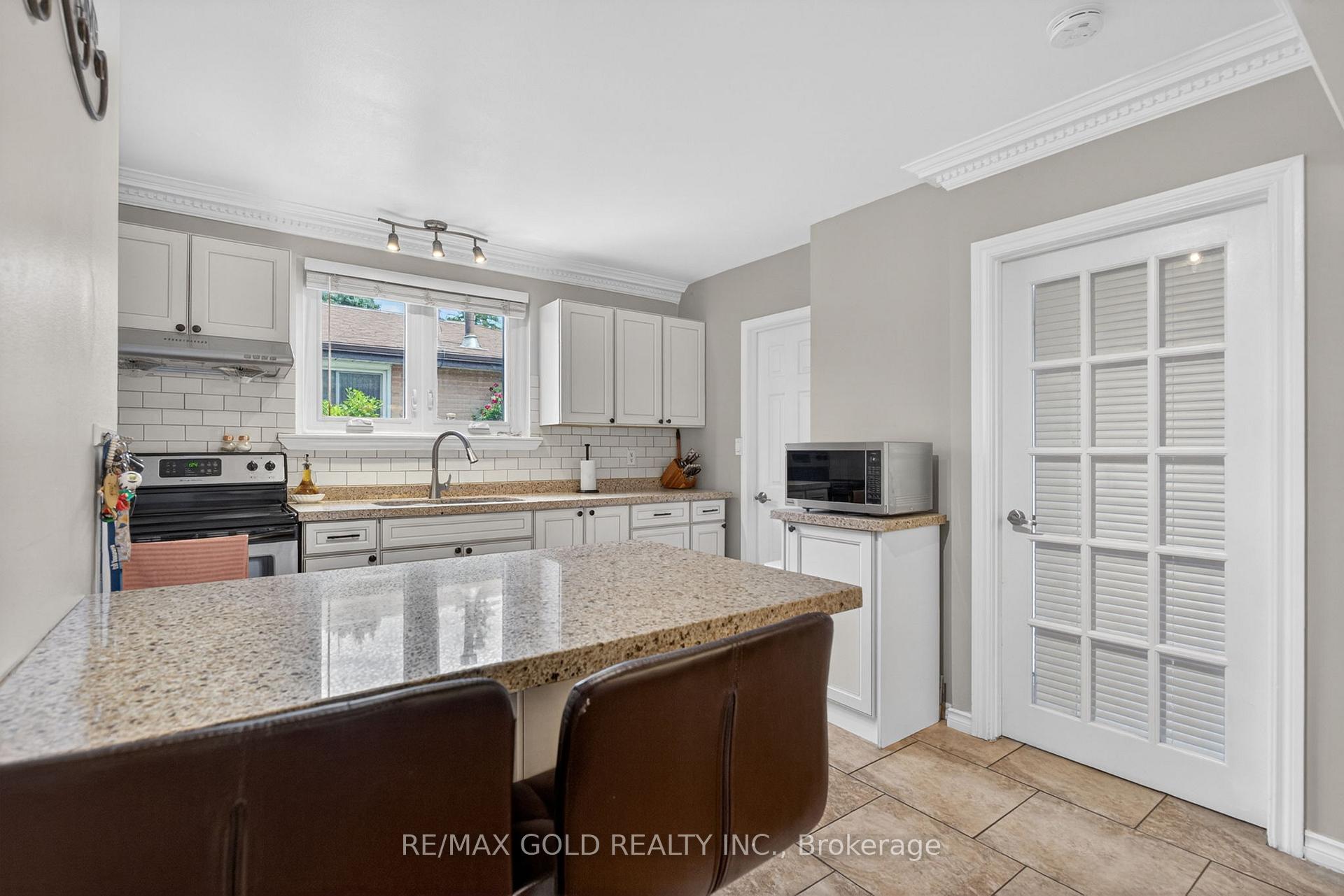 Photo 18 of 36 Belmont Drive, Brampton, Avondale — HOMEH