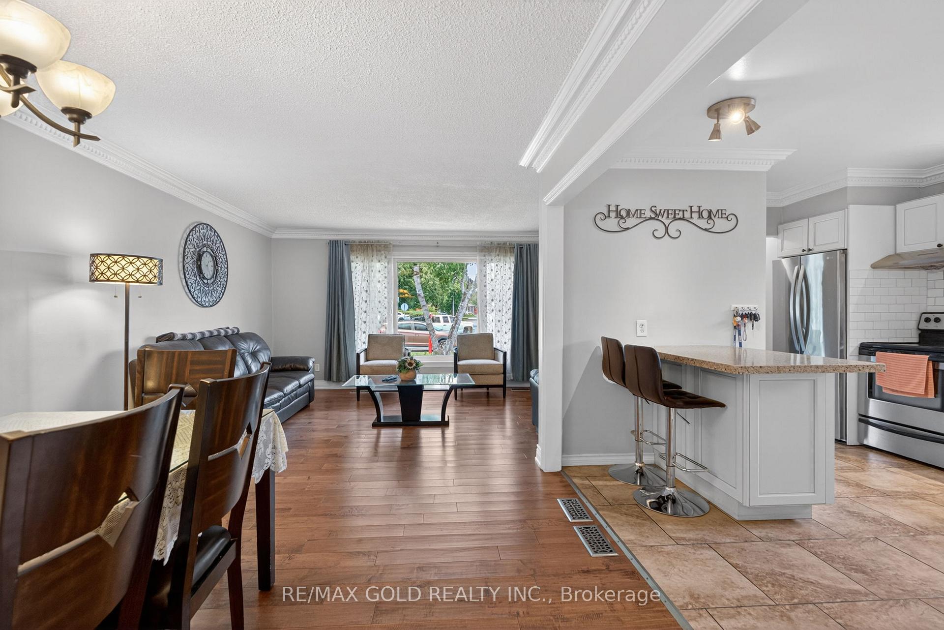 Photo 19 of 36 Belmont Drive, Brampton, Avondale — HOMEH