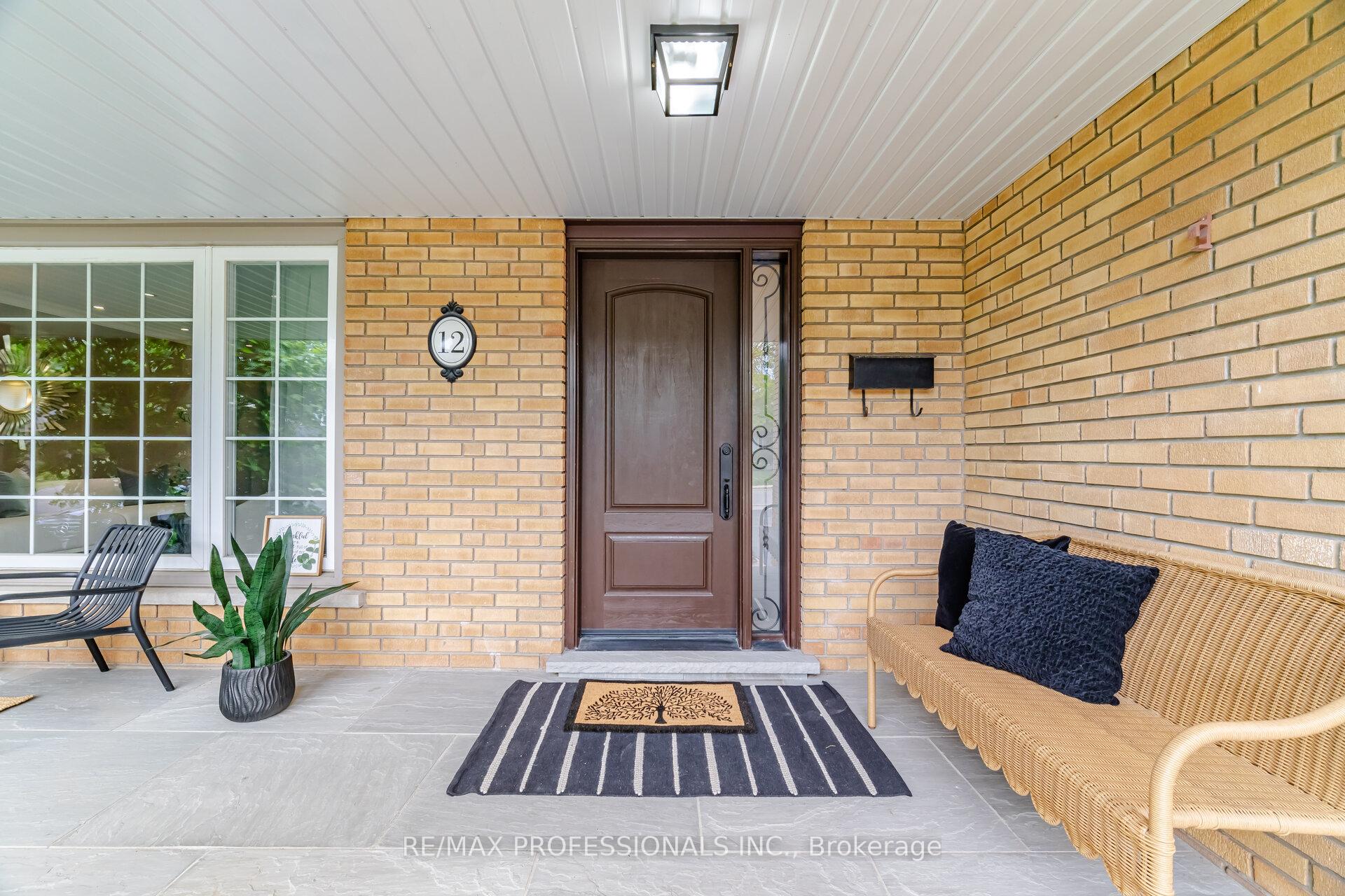 Photo 6 of 12 Thicket Road, Etobicoke, Markland Wood — HOMEH