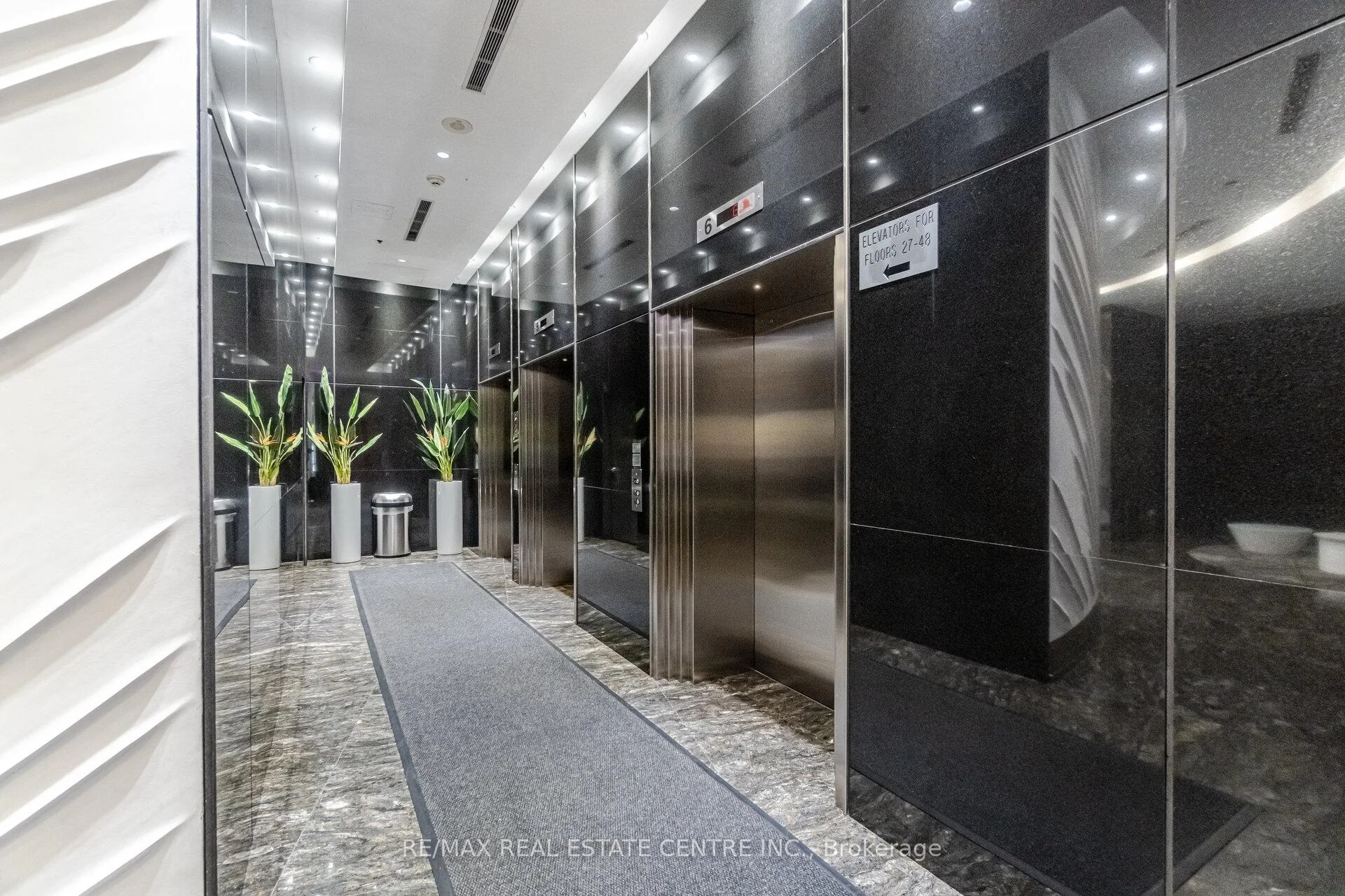 Photo 6 of Unit LPH8, 50 Absolute Avenue, Mississauga, City Centre — HOMEH