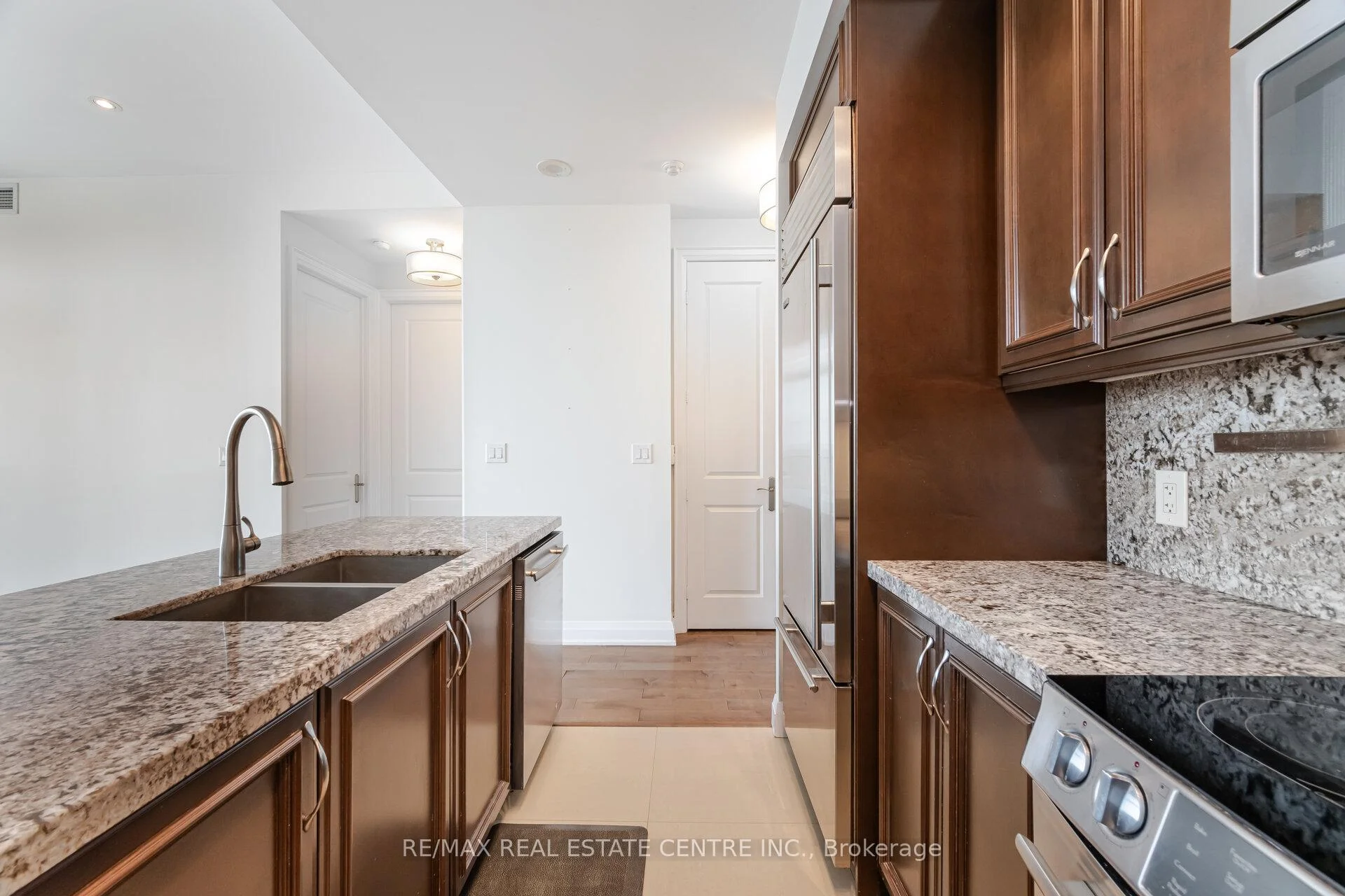 Photo 14 of Unit LPH8, 50 Absolute Avenue, Mississauga, City Centre — HOMEH