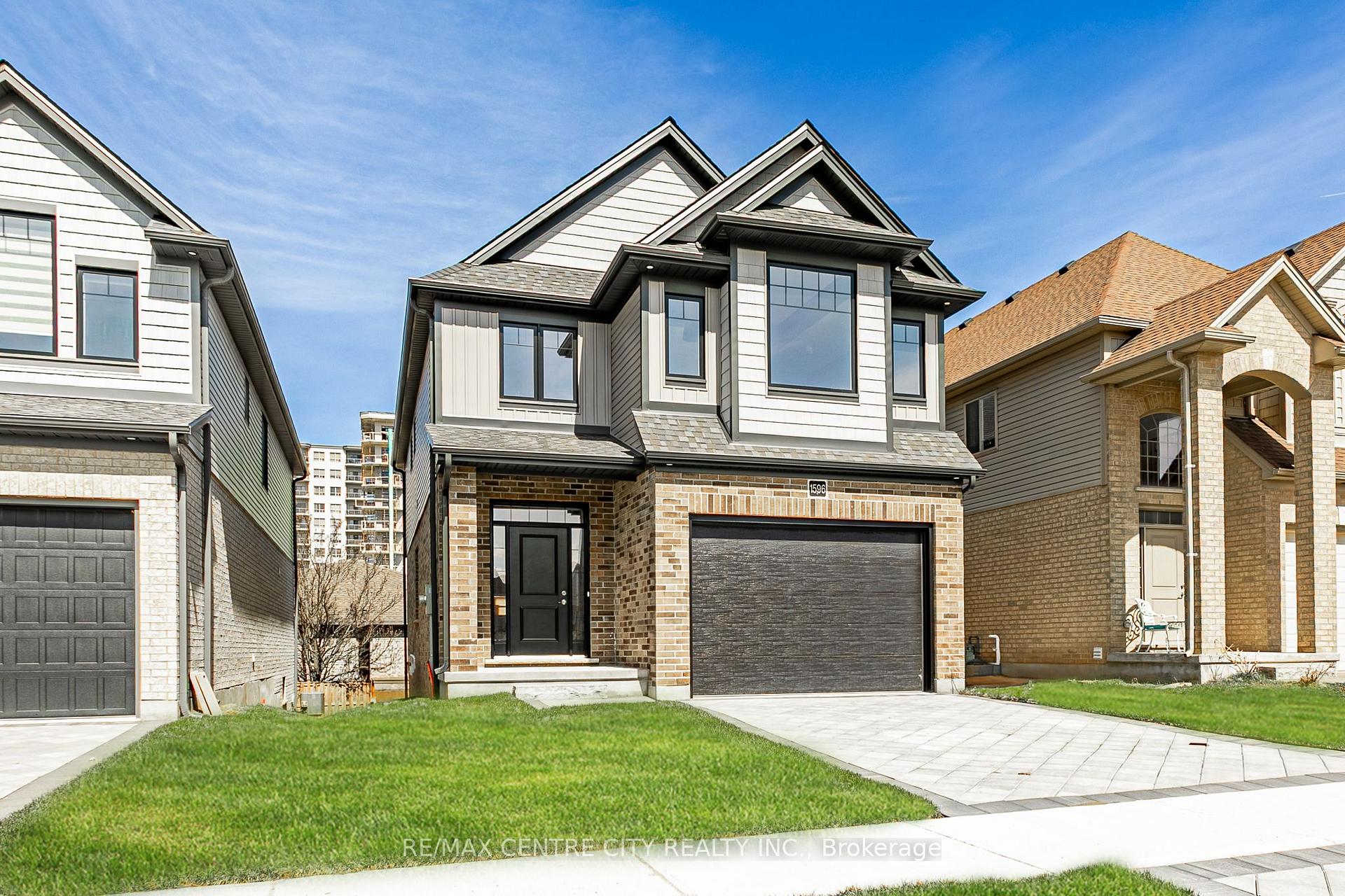 Photo 2 of 1596 Noah Bend, London, North I — HOMEH