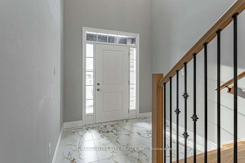 Photo 5 of 1596 Noah Bend, London, North I — HOMEH