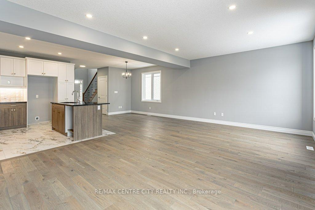 Photo 10 of 1596 Noah Bend, London, North I — HOMEH