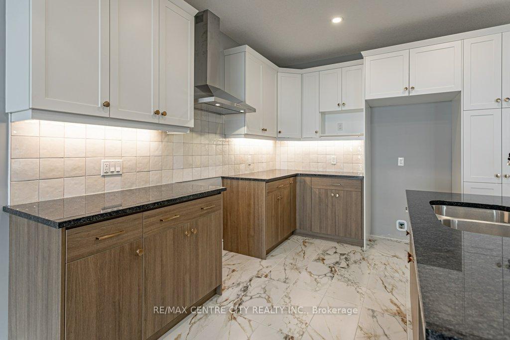 Photo 13 of 1596 Noah Bend, London, North I — HOMEH