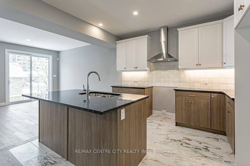 Photo 15 of 1596 Noah Bend, London, North I — HOMEH
