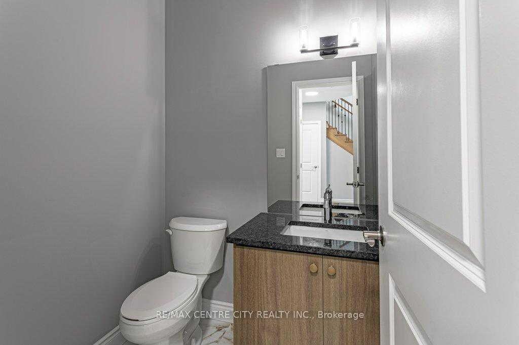 Photo 17 of 1596 Noah Bend, London, North I — HOMEH
