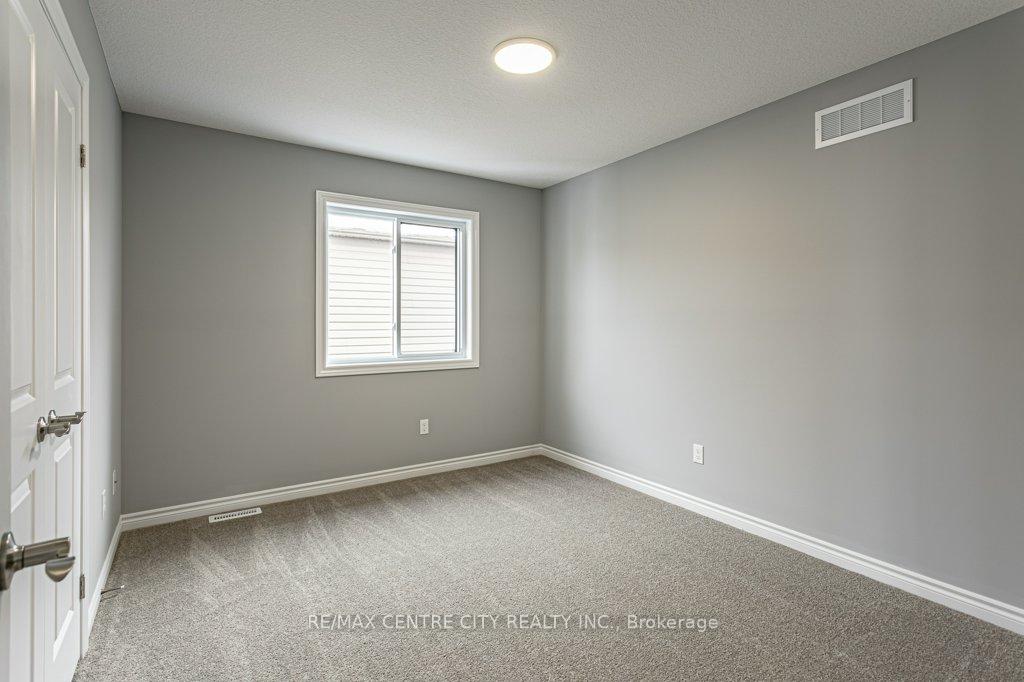 Photo 27 of 1596 Noah Bend, London, North I — HOMEH