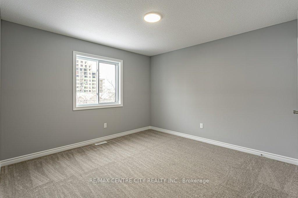 Photo 29 of 1596 Noah Bend, London, North I — HOMEH