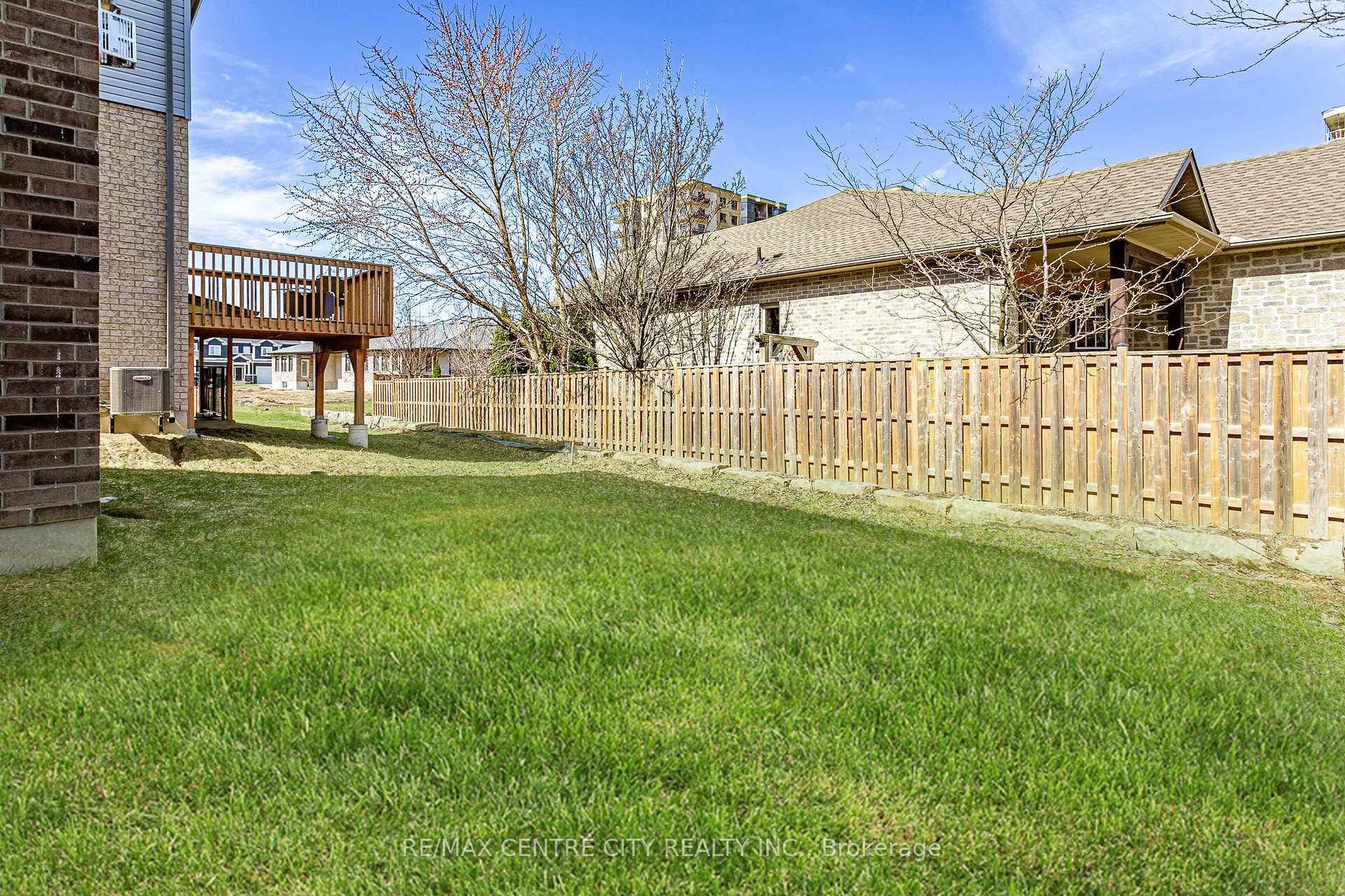 Photo 37 of 1596 Noah Bend, London, North I — HOMEH