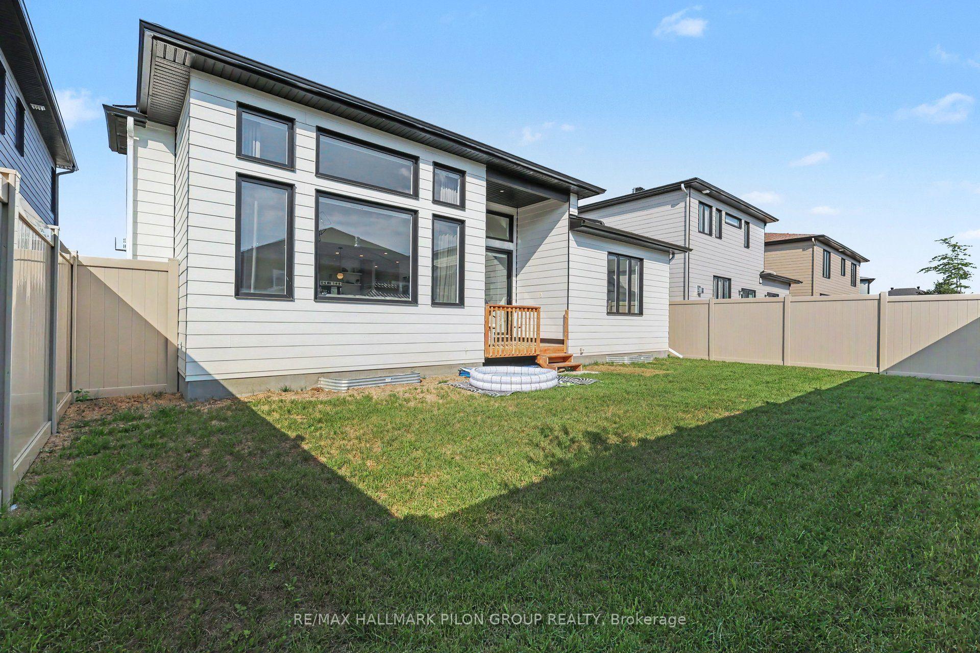 Photo 22 of 211 Metric Circle, Ottawa, Kanata - Emerald Meadows/Trailwest — HOMEH