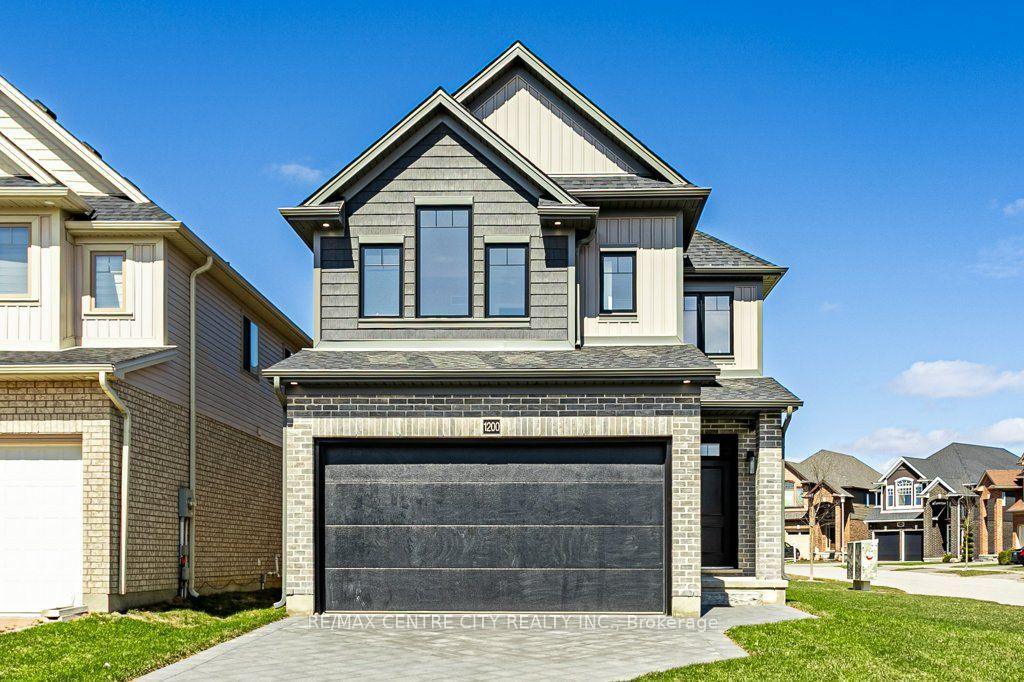 Photo 1 of 1605 Noah Bend, London, North I — HOMEH