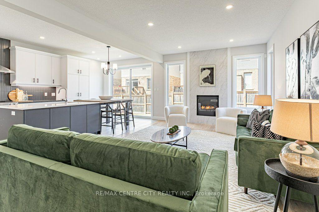 Photo 11 of 1605 Noah Bend, London, North I — HOMEH