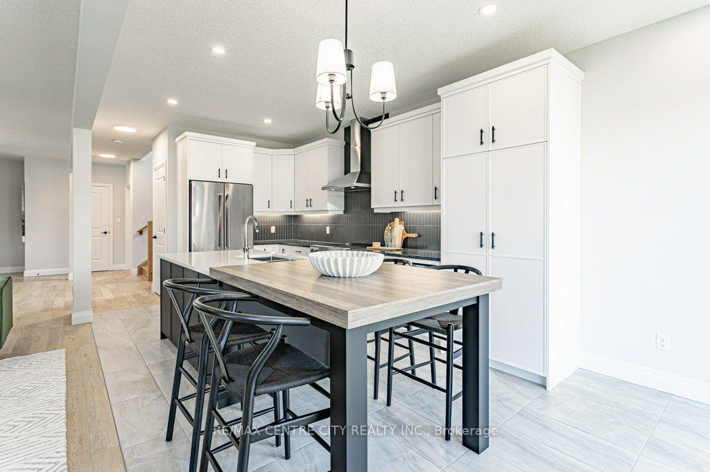 Photo 18 of 1605 Noah Bend, London, North I — HOMEH
