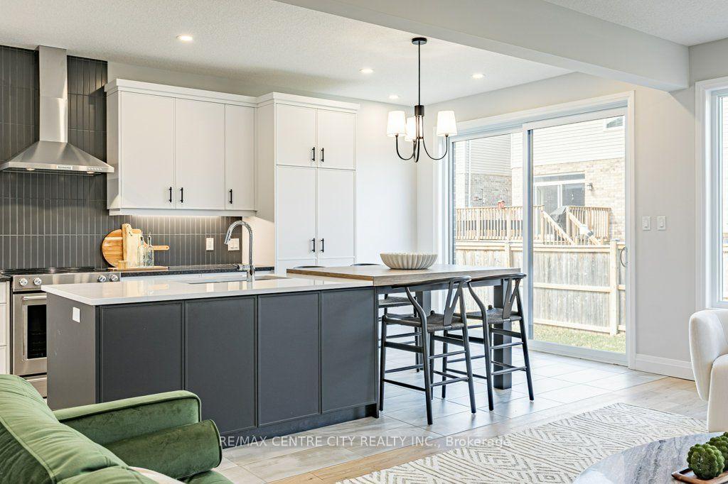 Photo 24 of 1605 Noah Bend, London, North I — HOMEH