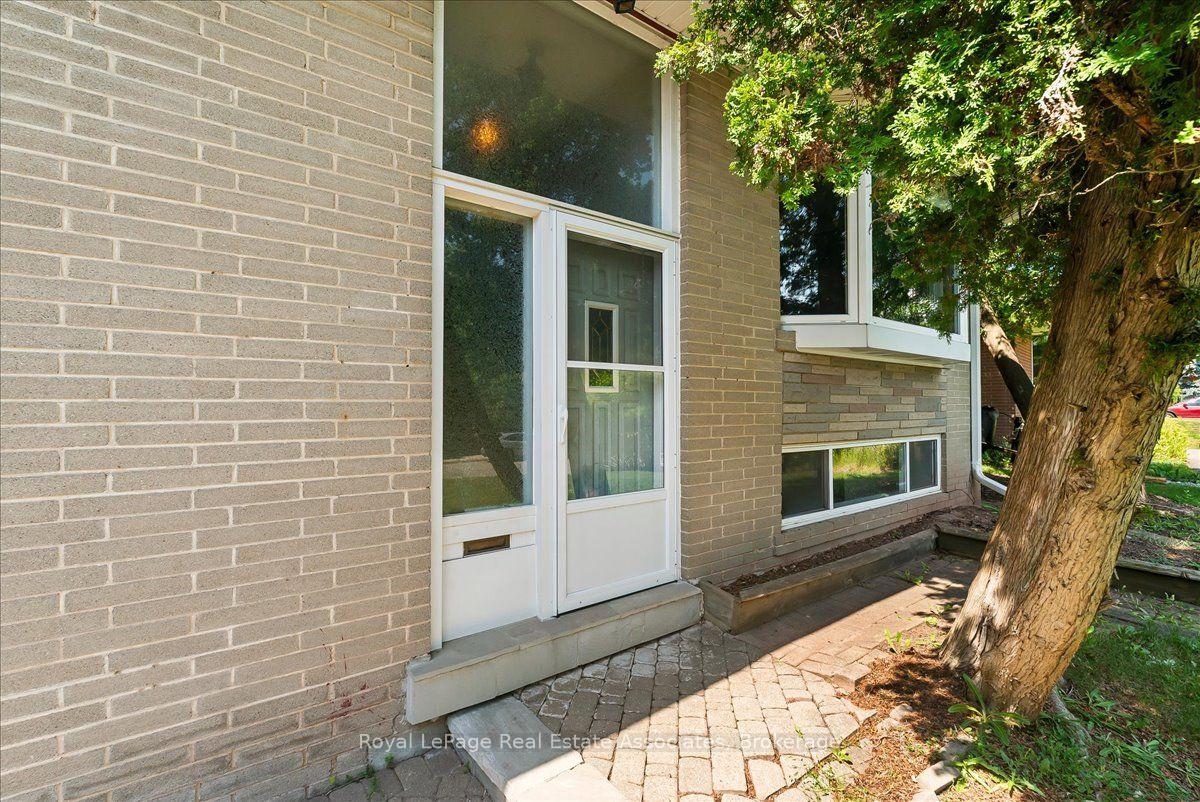 Photo 3 of 132 Vista Boulevard, Mississauga, Streetsville — HOMEH