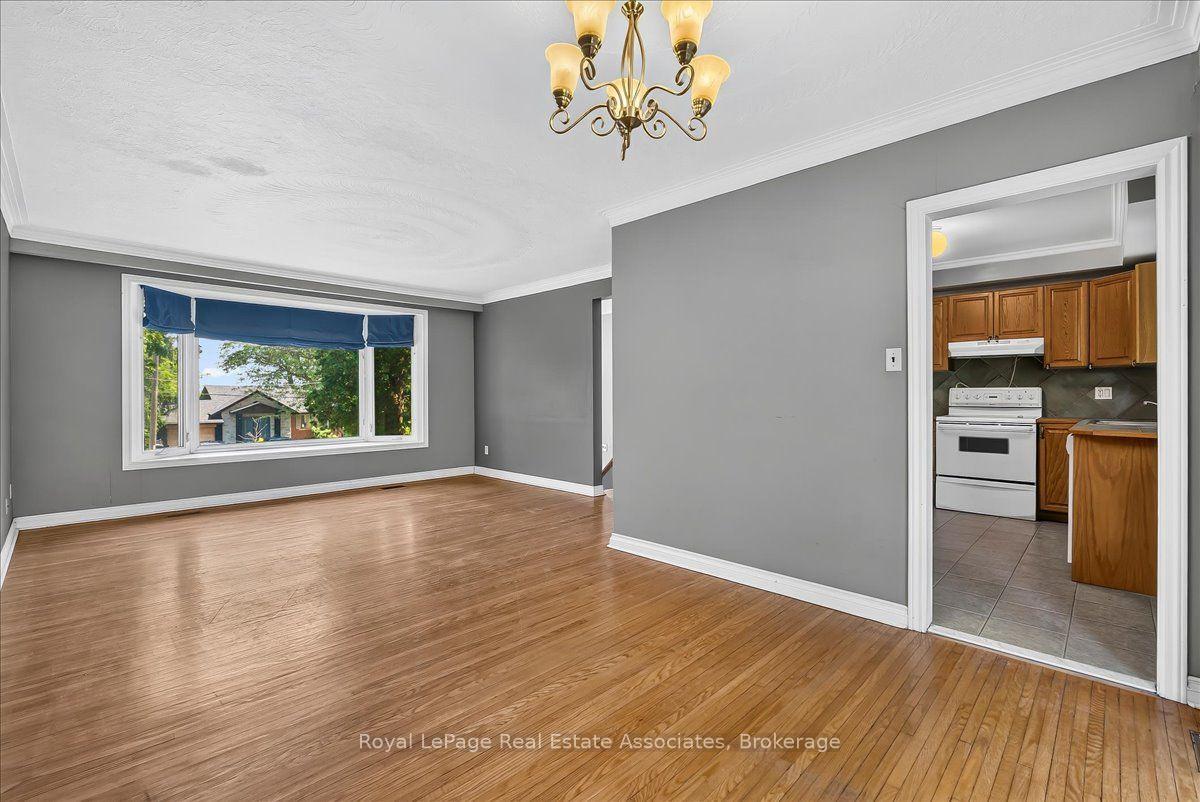 Photo 5 of 132 Vista Boulevard, Mississauga, Streetsville — HOMEH