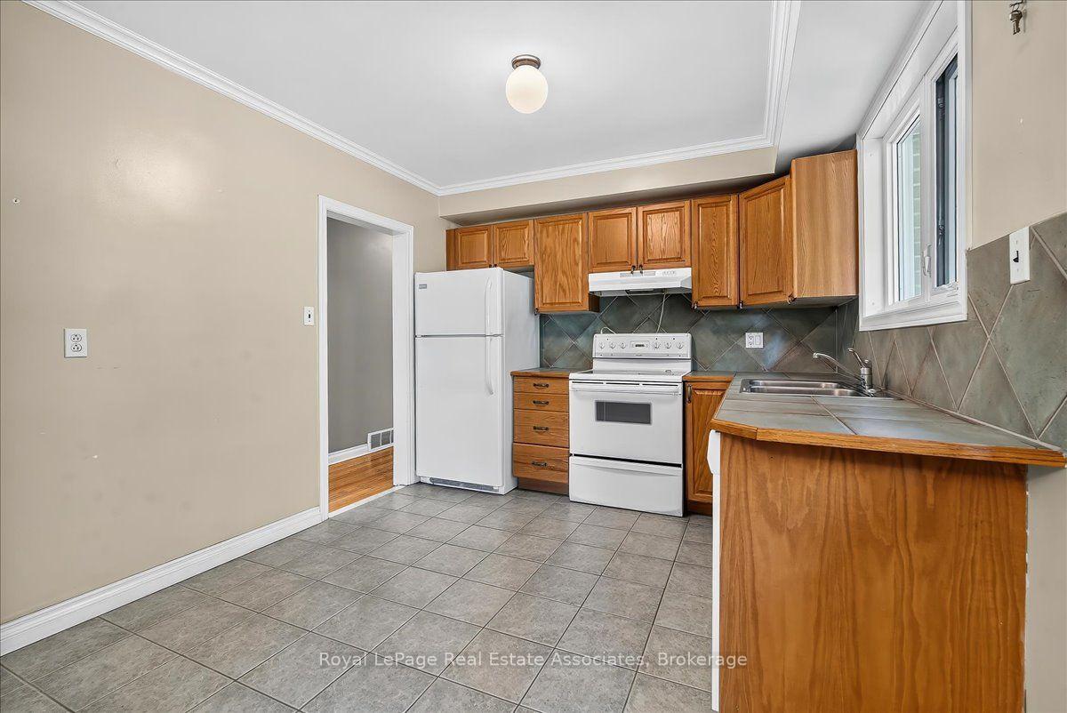 Photo 8 of 132 Vista Boulevard, Mississauga, Streetsville — HOMEH