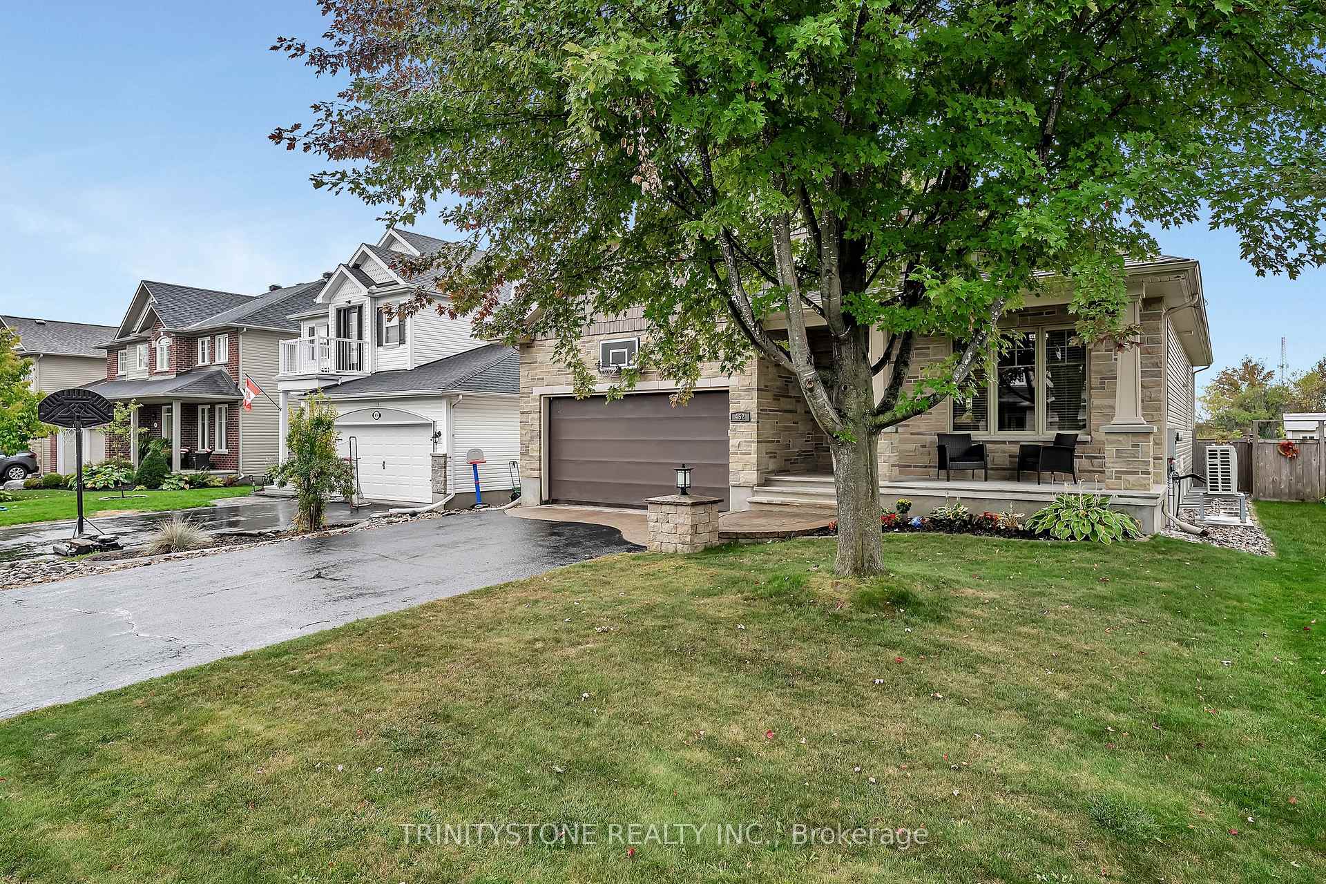 Photo 4 of 452 Landswood Way, Ottawa, Stittsville (South) — HOMEH