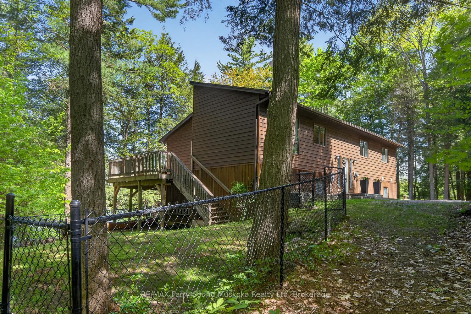 Photo 3 of 34 Silver Point Drive, Seguin — HOMEH