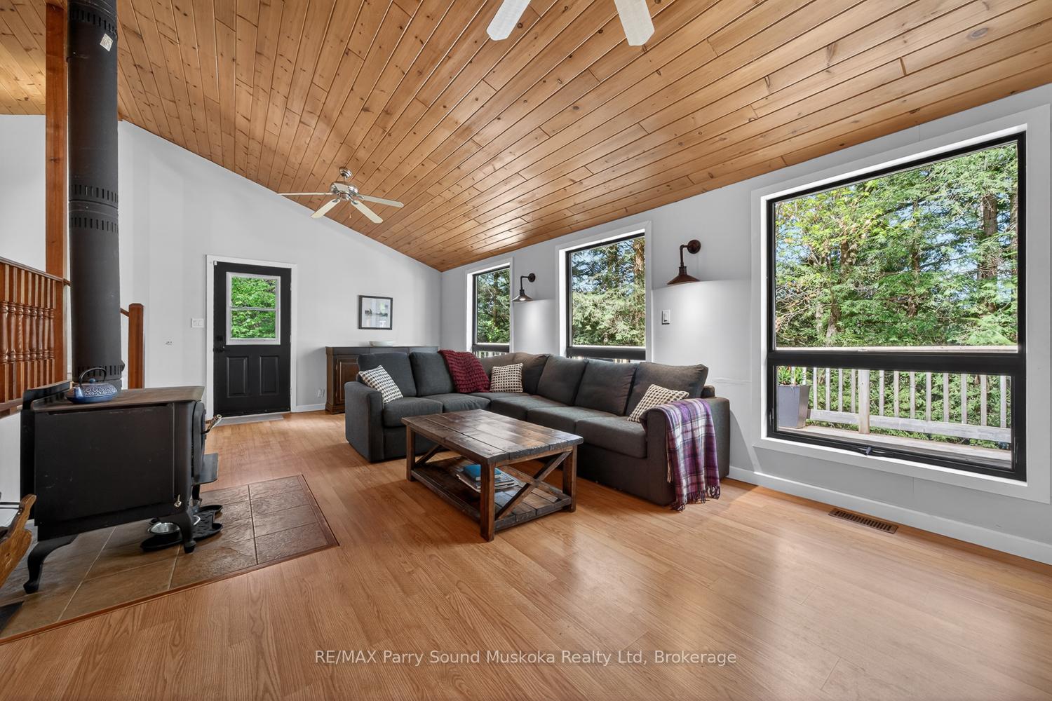 Photo 7 of 34 Silver Point Drive, Seguin — HOMEH